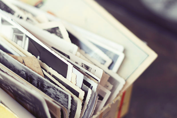 1.%20Fotos%20zusammensuchen Comment numériser des vieilles photos avec un Smartphone